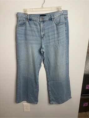 Ann Taylor Size 14p The Wide Leg Mid Rise Jeans